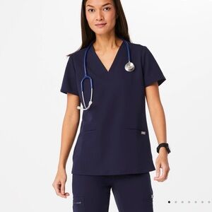 Figs Casma Three-Pocket Scrub Top Navy Women’s size Medium